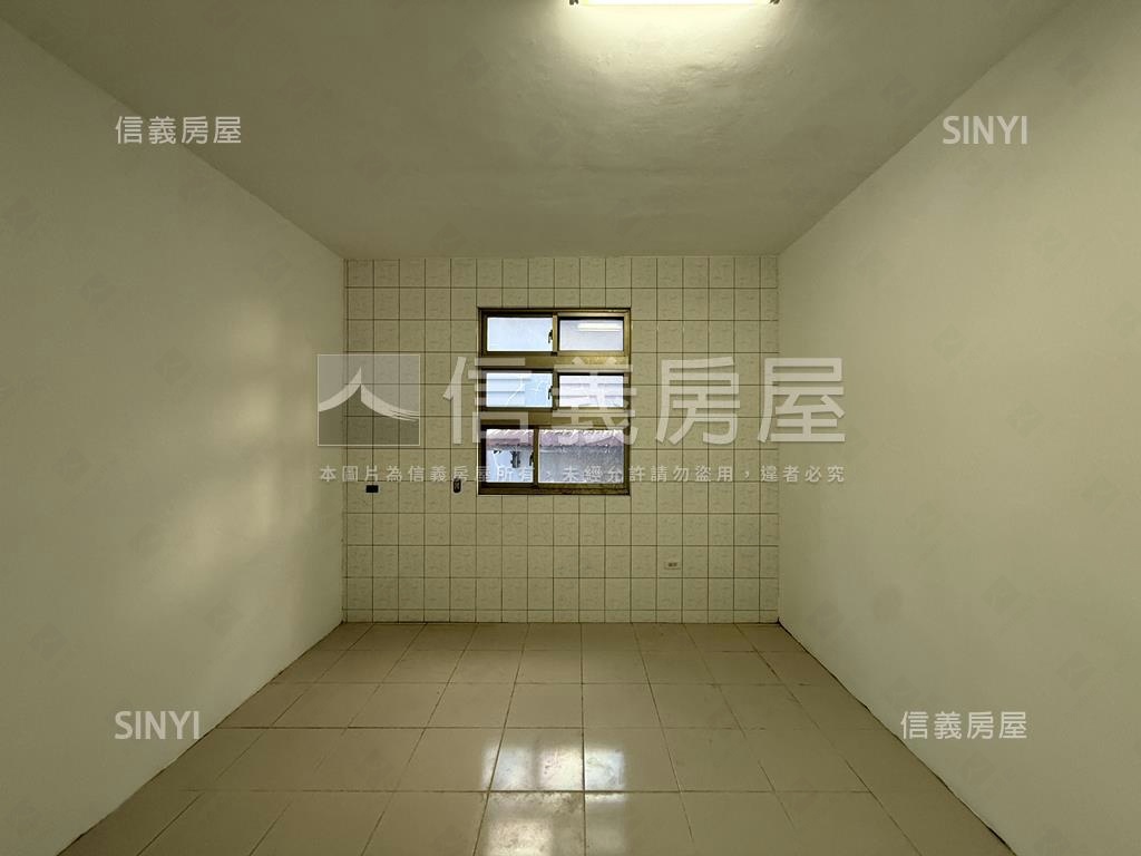 稀有邊間採光低總價３房房屋室內格局與周邊環境