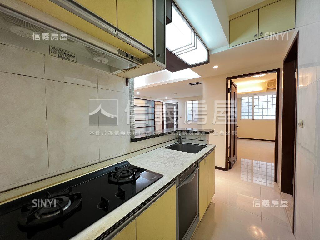 陽光明亮．綠意充盈．一樓房屋室內格局與周邊環境