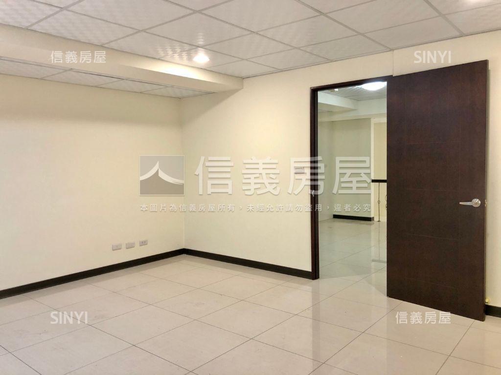 臻研臻美收租自用優質店面房屋室內格局與周邊環境