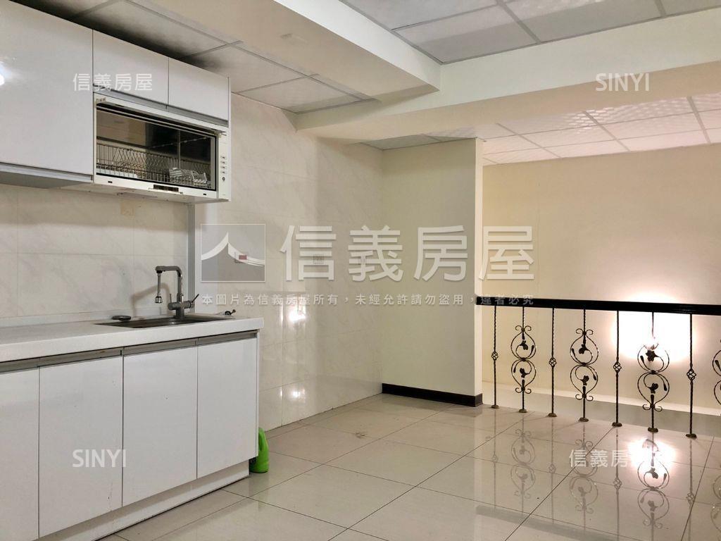 臻研臻美收租自用優質店面房屋室內格局與周邊環境