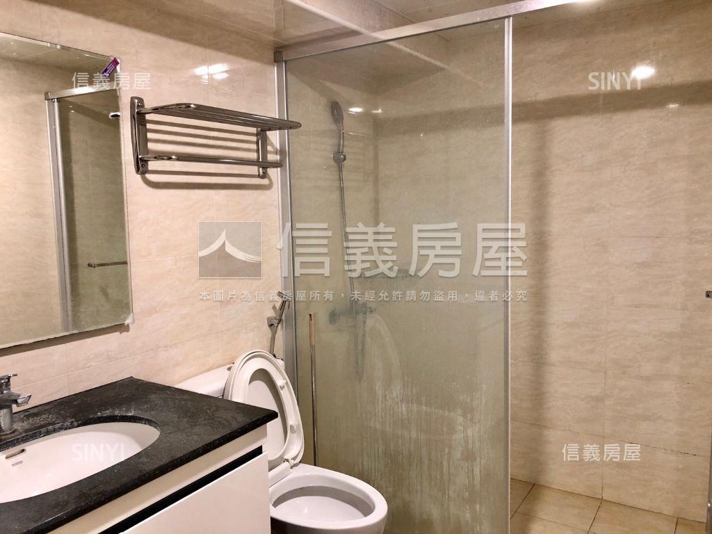 臻研臻美收租自用優質店面房屋室內格局與周邊環境