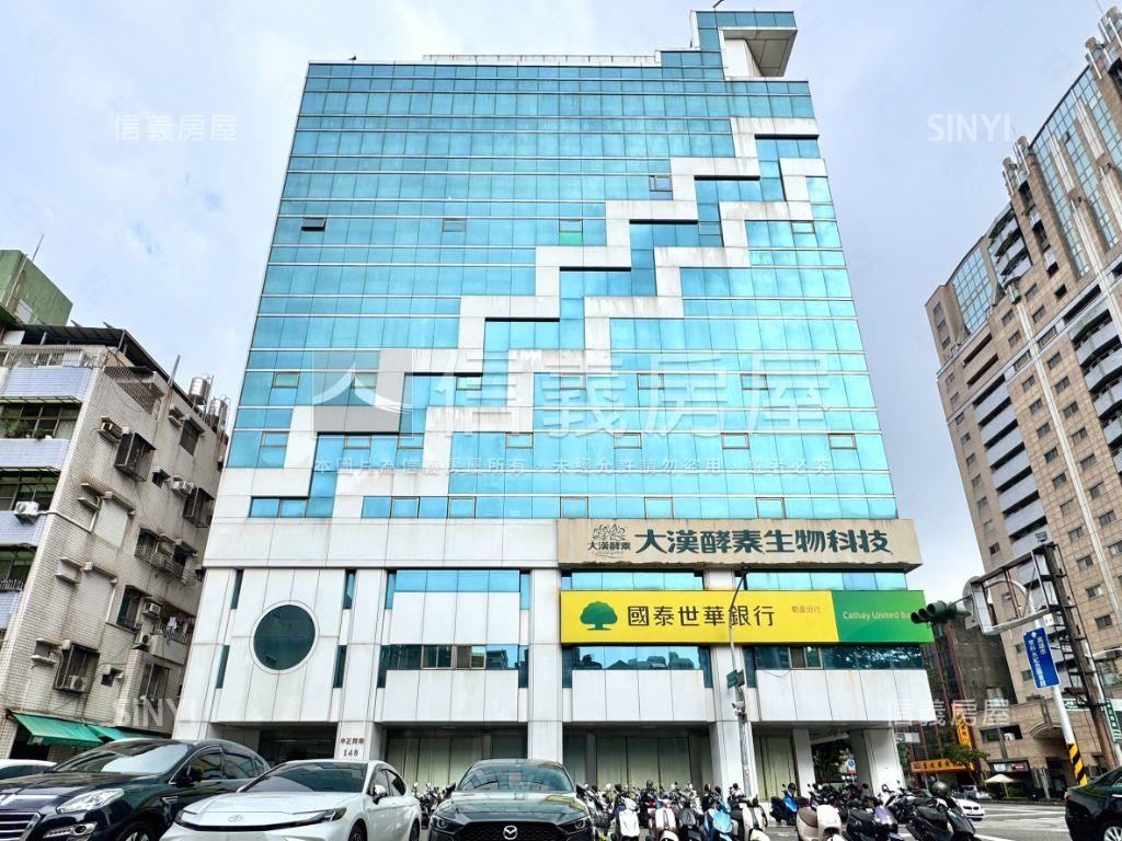 高雄中正整層黃金百坪商辦房屋室內格局與周邊環境