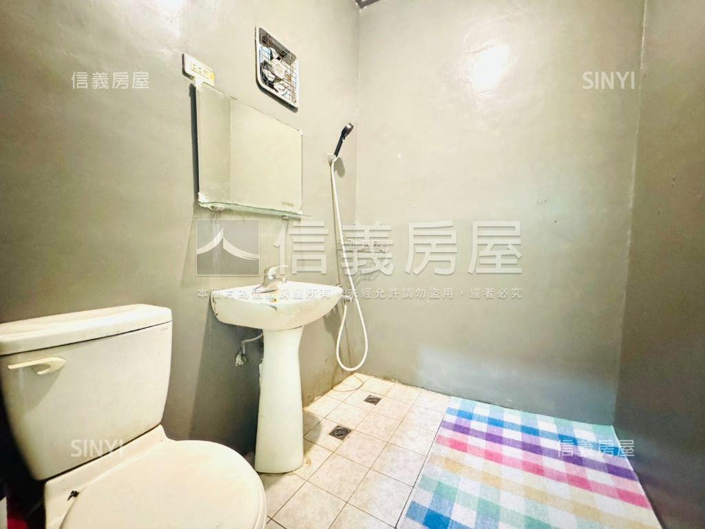 新埔捷運邊間２樓公寓房屋室內格局與周邊環境