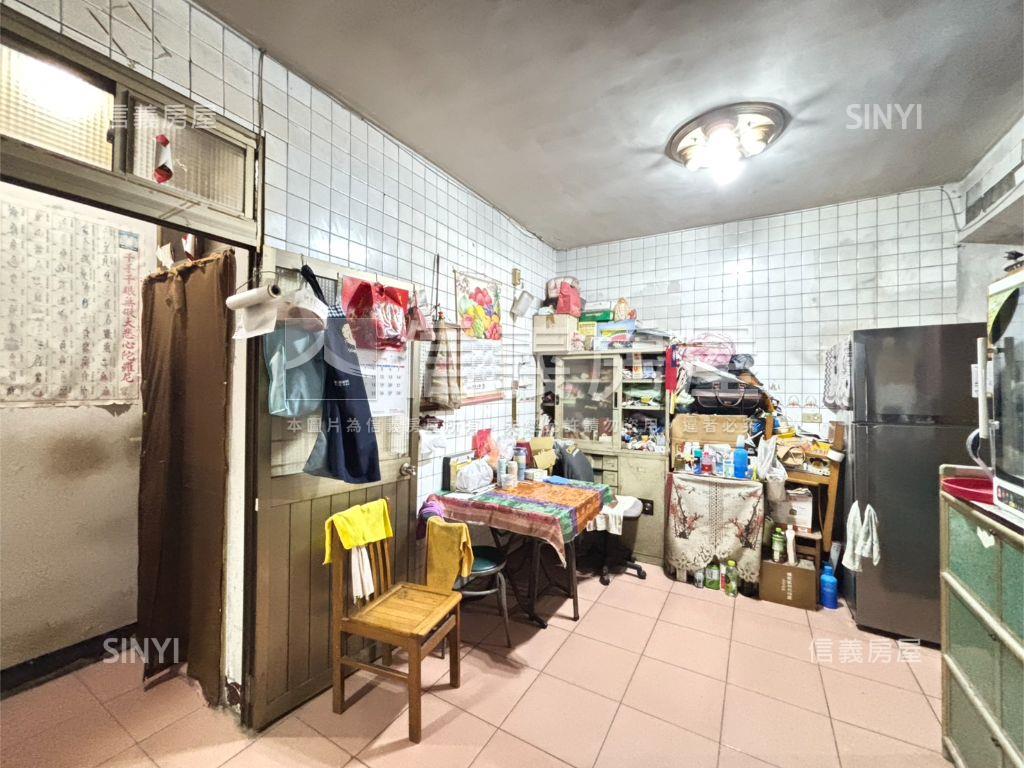 頂埔站約三分鐘大空間三樓房屋室內格局與周邊環境