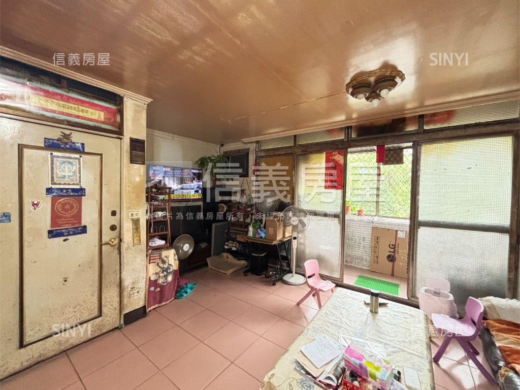 頂埔站約三分鐘大空間三樓房屋室內格局與周邊環境