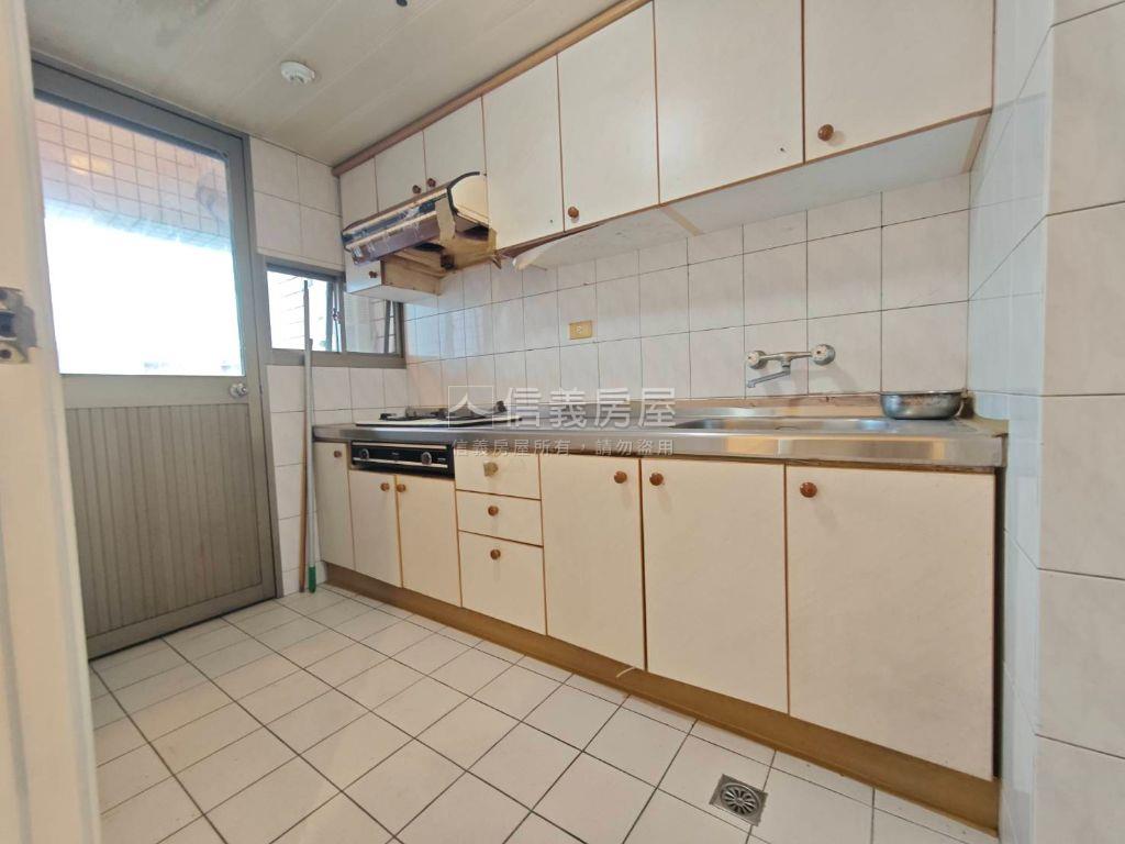 劍橋特區－高樓河景美三房房屋室內格局與周邊環境