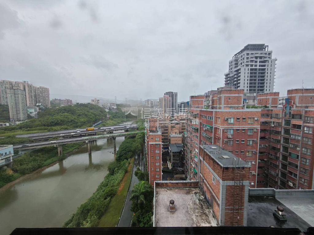 劍橋特區－高樓河景美三房房屋室內格局與周邊環境