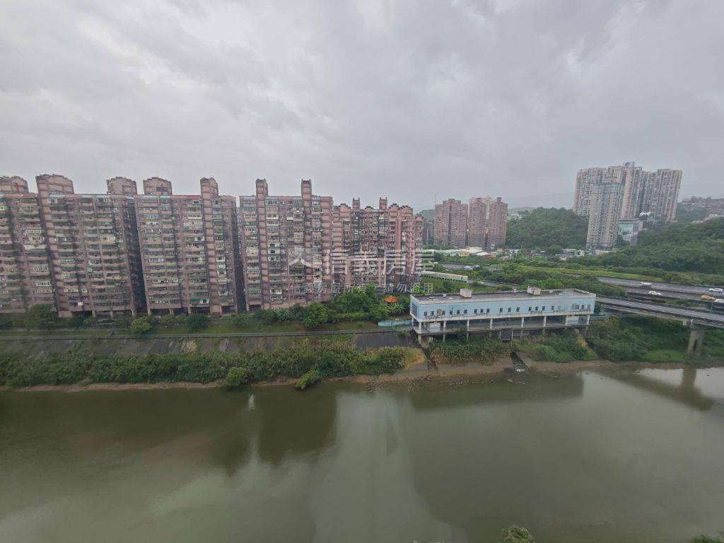 劍橋特區－高樓河景美三房房屋室內格局與周邊環境