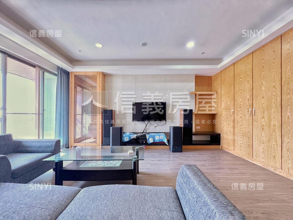 亞灣‧夢萊茵‧四房房屋室內格局與周邊環境