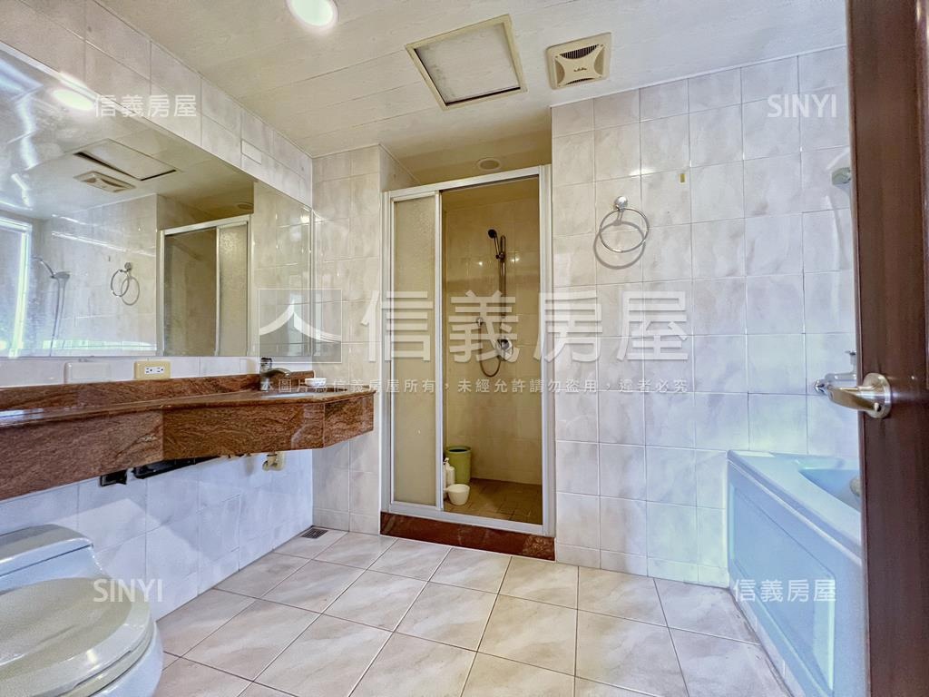 亞灣‧夢萊茵‧四房房屋室內格局與周邊環境