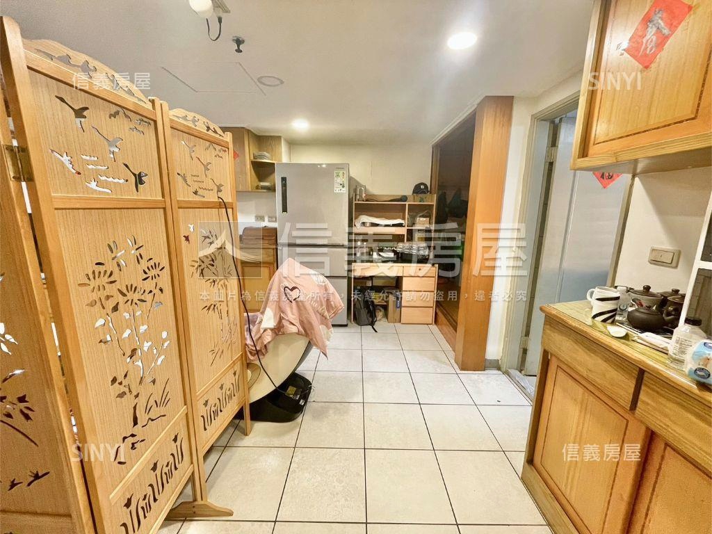 邊間高樓亮麗３房房屋室內格局與周邊環境