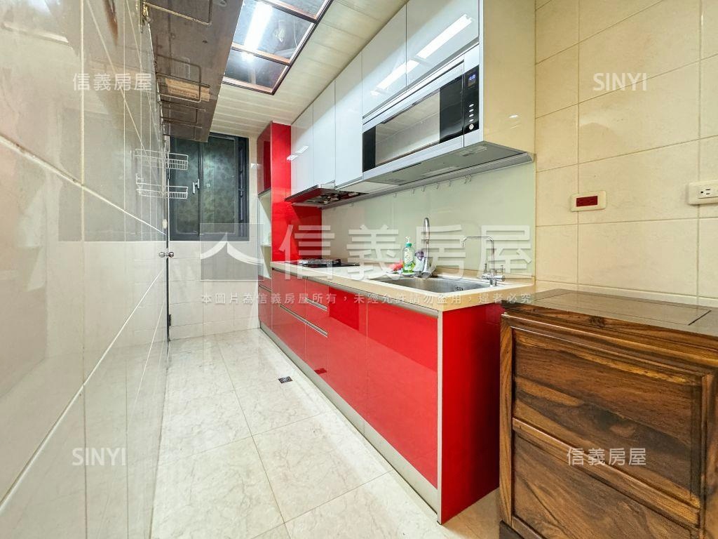 遠百生活圈稀有美三房房屋室內格局與周邊環境