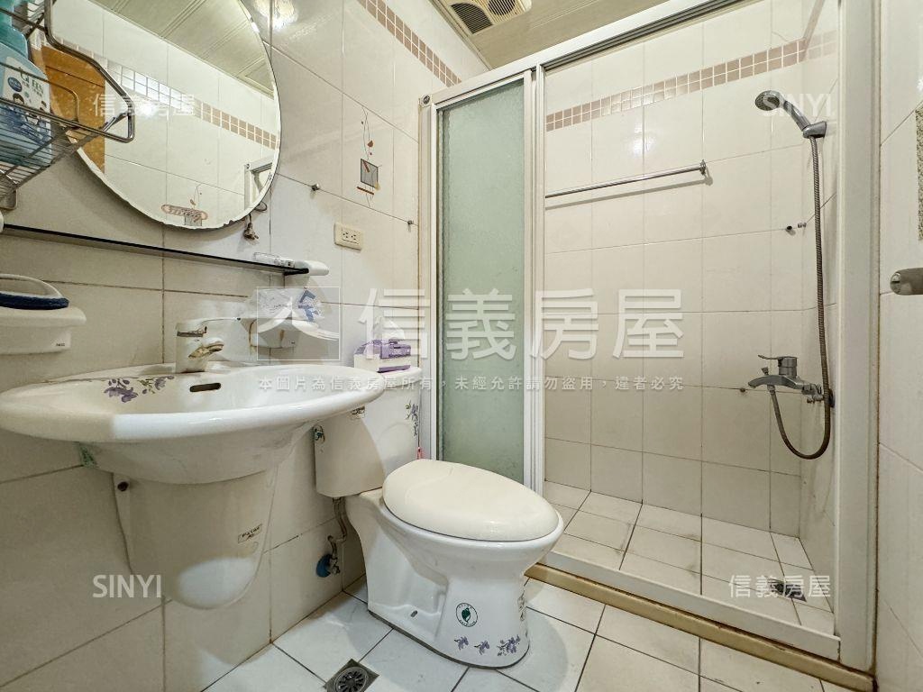 遠百生活圈稀有美三房房屋室內格局與周邊環境