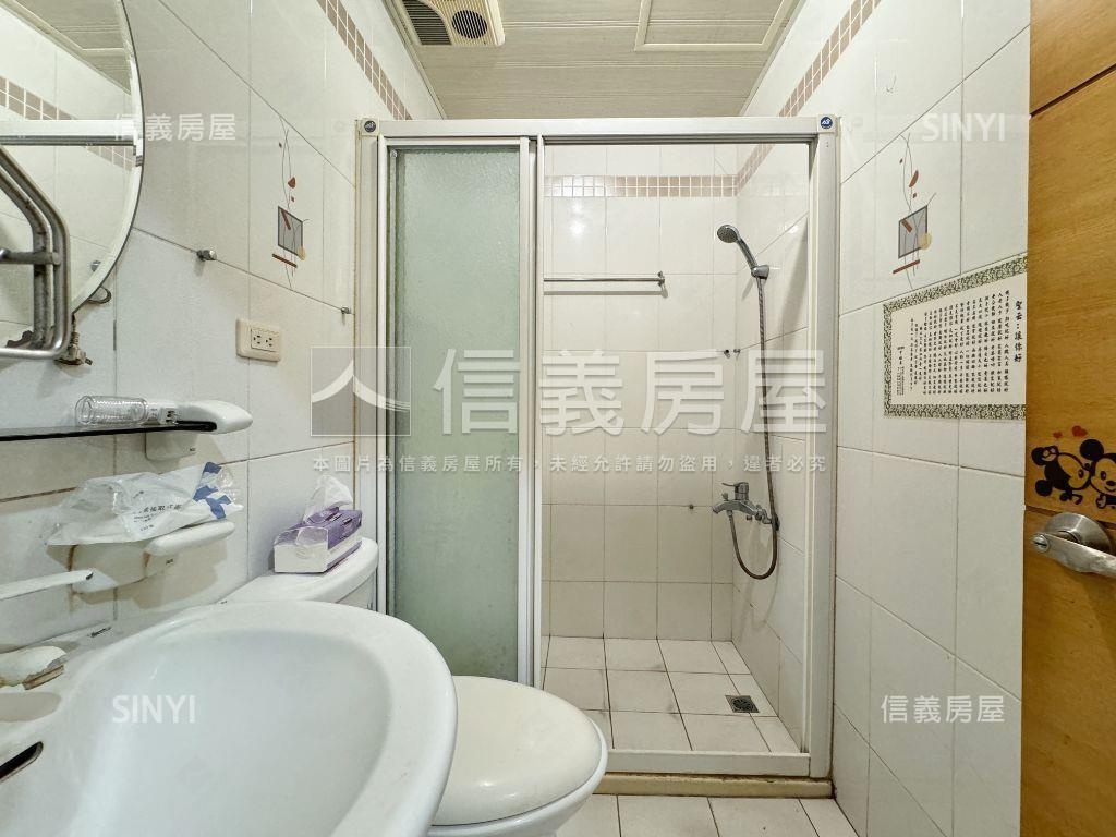 遠百生活圈稀有美三房房屋室內格局與周邊環境