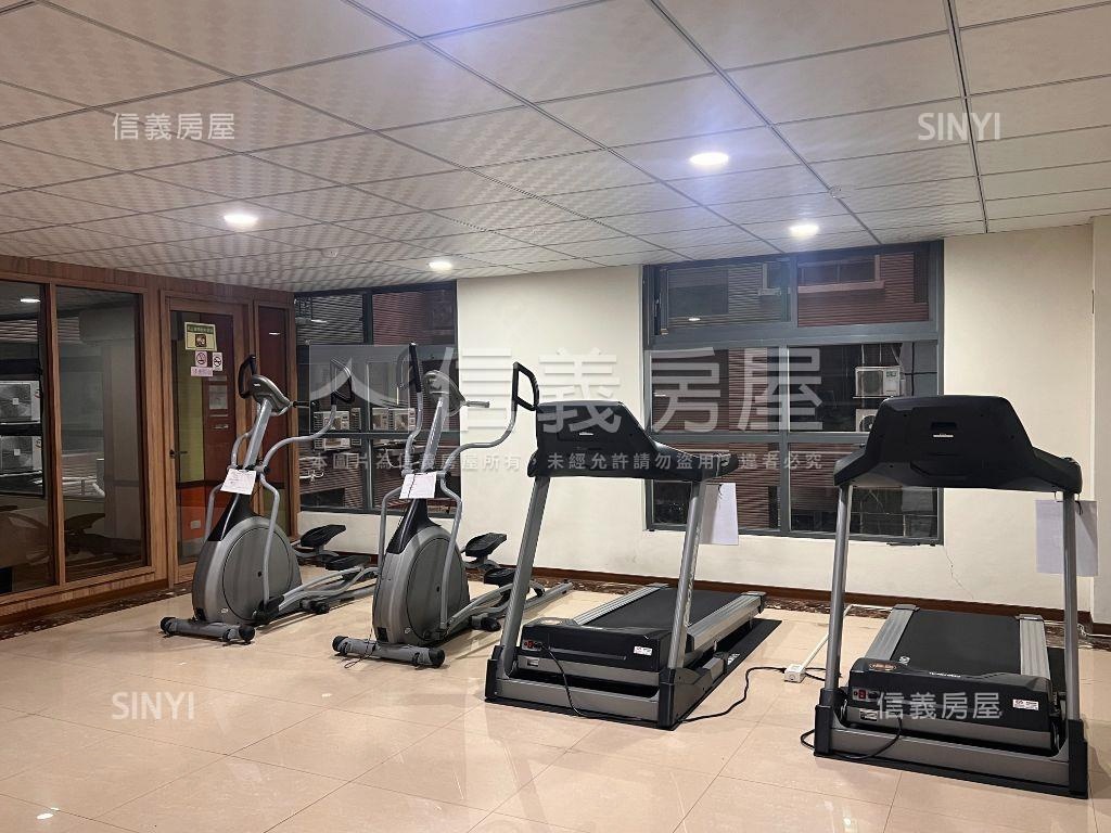 遠百生活圈稀有美三房房屋室內格局與周邊環境