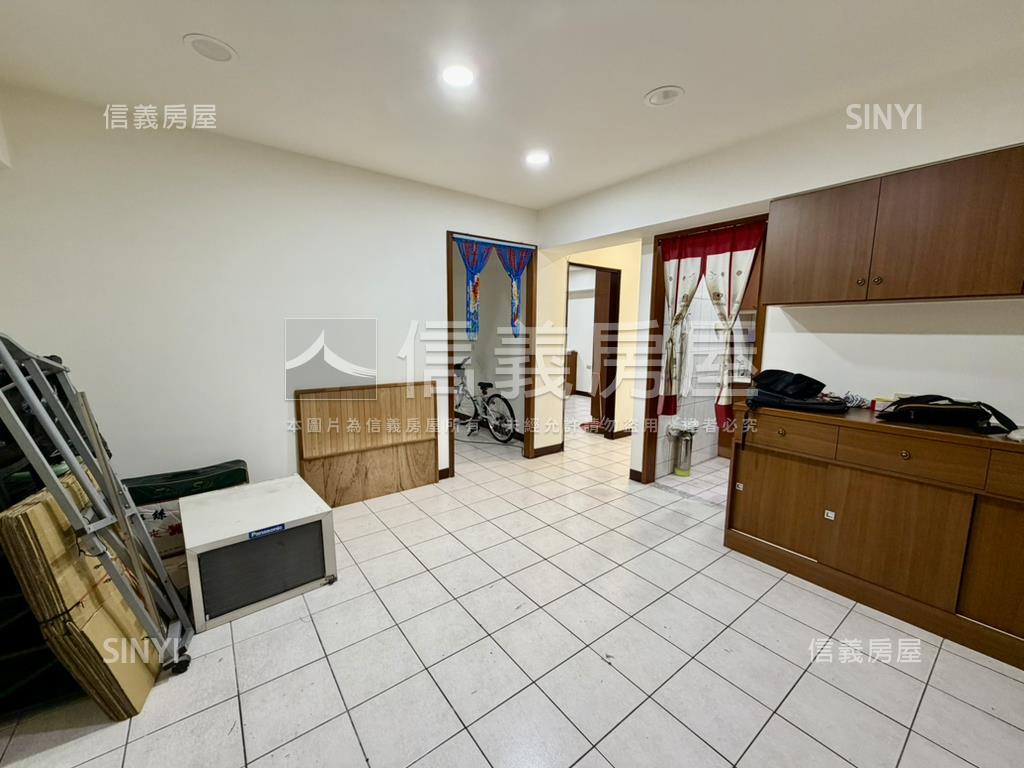 青潭邊間電梯三房房屋室內格局與周邊環境