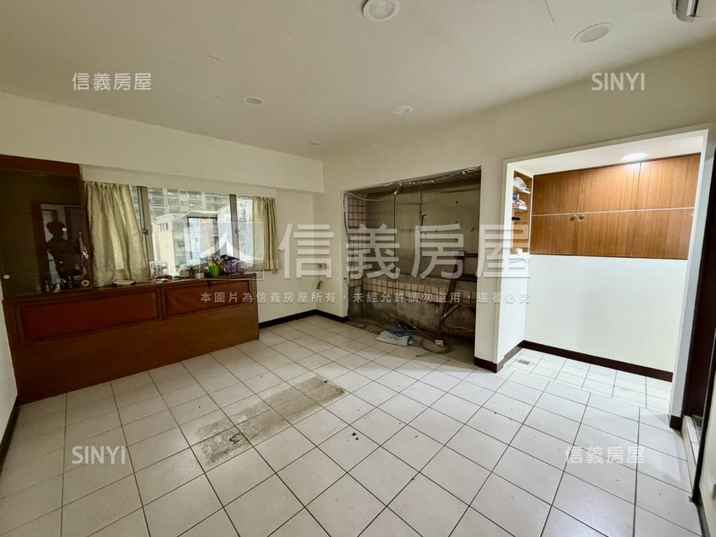 青潭邊間電梯三房房屋室內格局與周邊環境