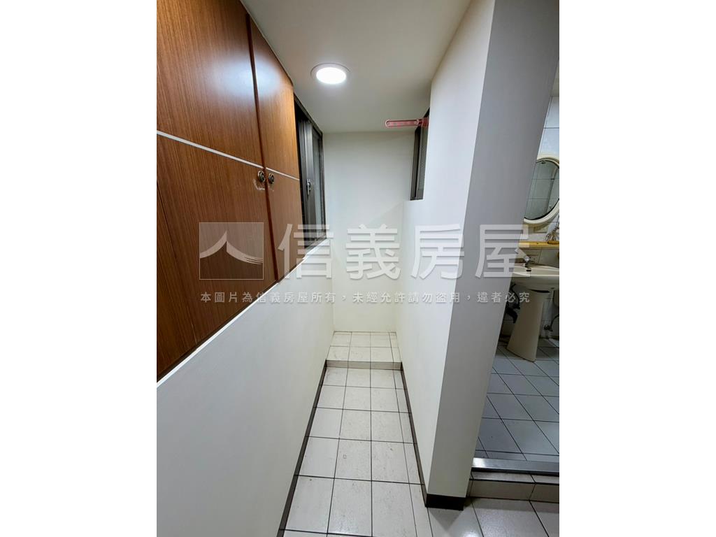 青潭邊間電梯三房房屋室內格局與周邊環境