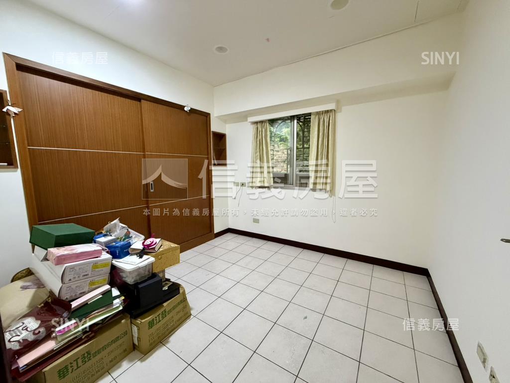 青潭邊間電梯三房房屋室內格局與周邊環境