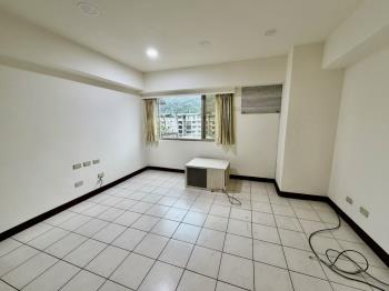 青潭邊間電梯三房