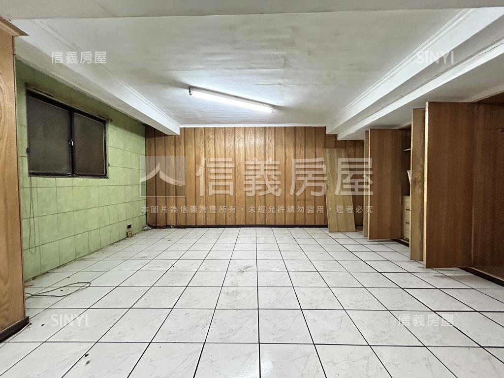正三民路上黃金店面房屋室內格局與周邊環境
