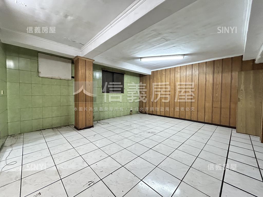正三民路上黃金店面房屋室內格局與周邊環境