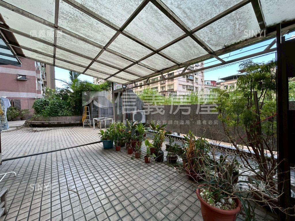 朝代大第．稀有電梯四房房屋室內格局與周邊環境