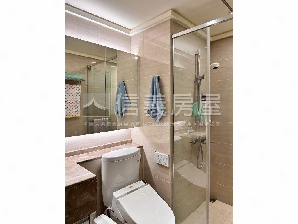 悅河‧河景第一排精美三房房屋室內格局與周邊環境