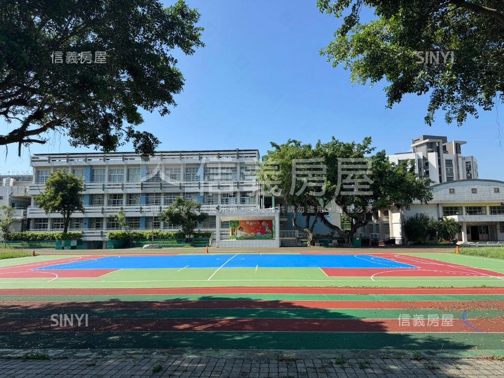 近學區商圈兩房附車位房屋室內格局與周邊環境
