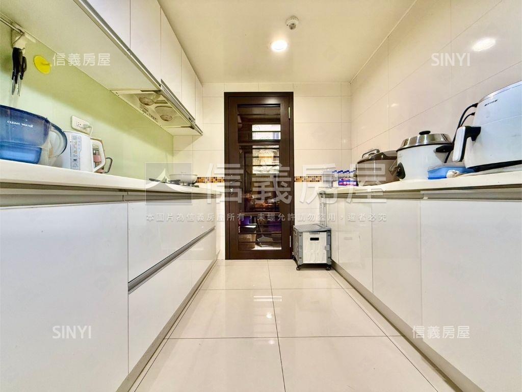 北美館綠意校景四房房屋室內格局與周邊環境