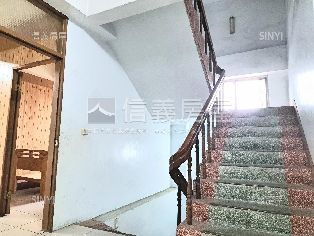 潭子角間大砌磅礴透天讚房屋室內格局與周邊環境