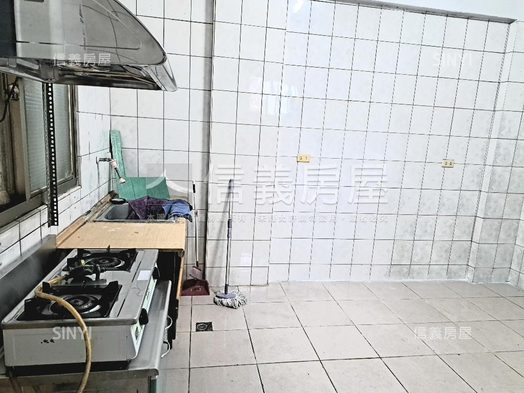 潭子角間大砌磅礴透天讚房屋室內格局與周邊環境