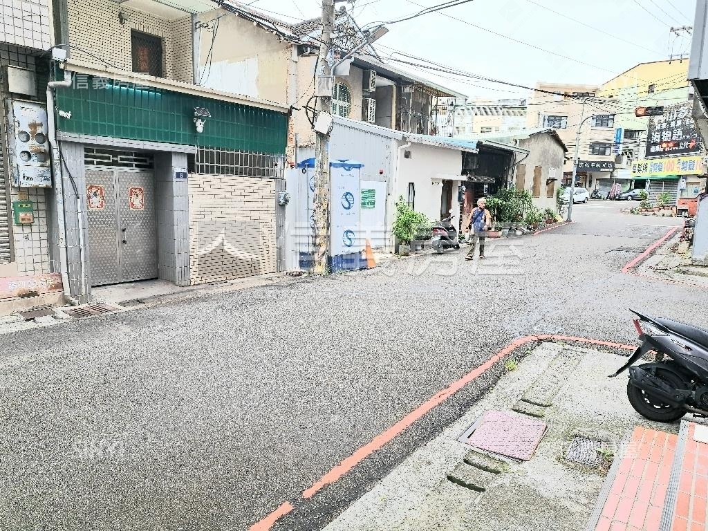 潭子角間大砌磅礴透天讚房屋室內格局與周邊環境