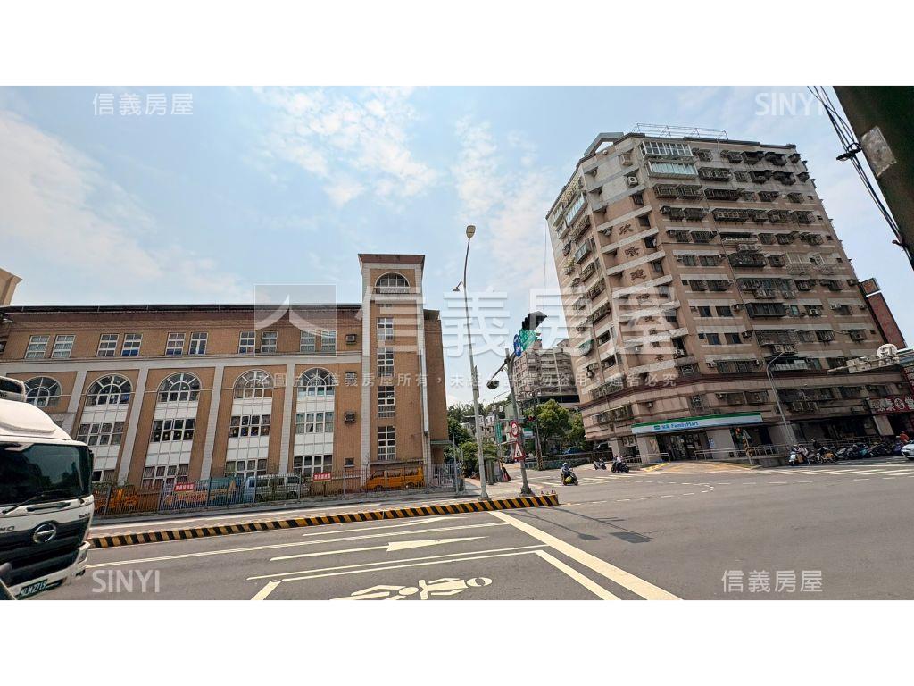 正中央路三段低總價金店面房屋室內格局與周邊環境