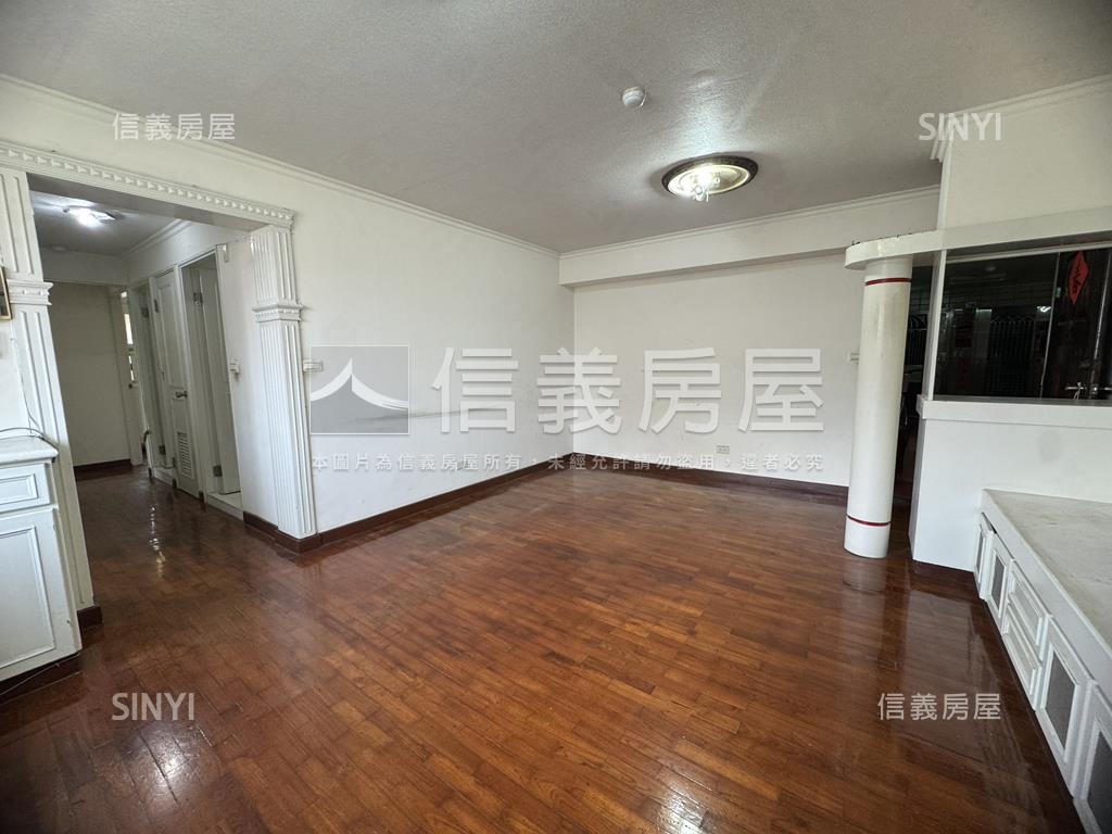 成功國宅高樓房屋室內格局與周邊環境