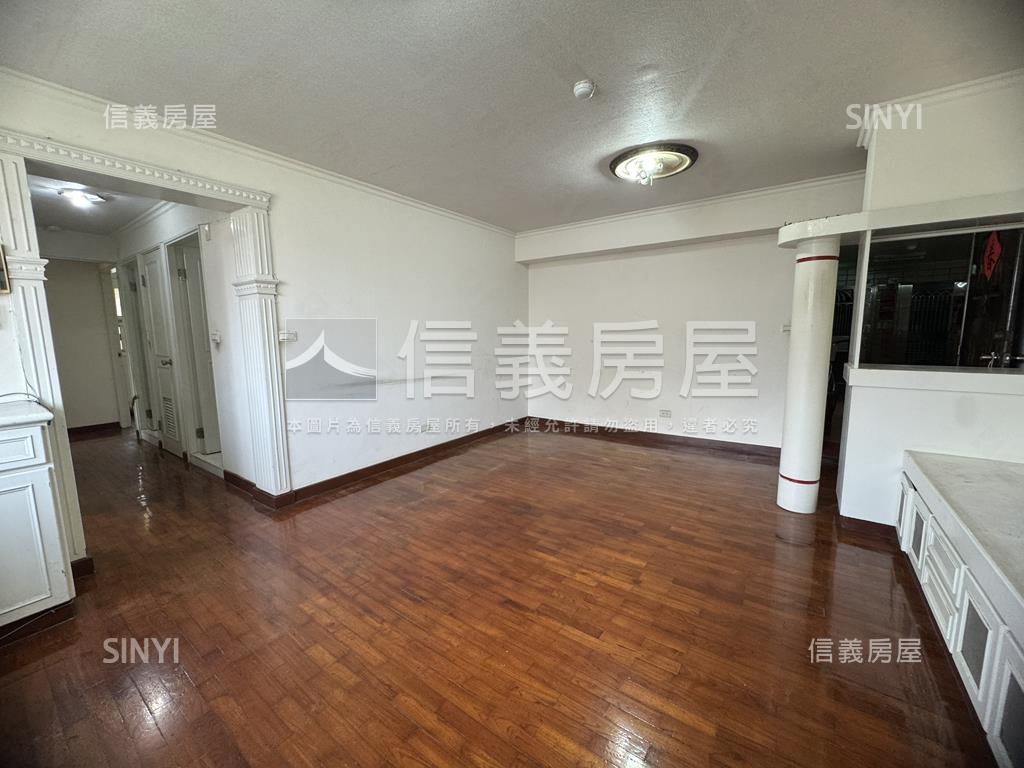 成功國宅高樓房屋室內格局與周邊環境