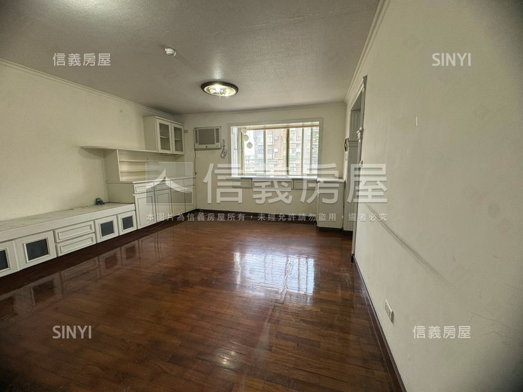 成功國宅高樓房屋室內格局與周邊環境