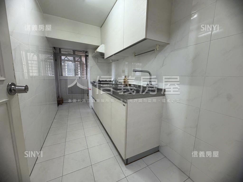 成功國宅高樓房屋室內格局與周邊環境