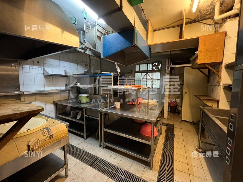 捷運信義路１＋２樓房屋室內格局與周邊環境