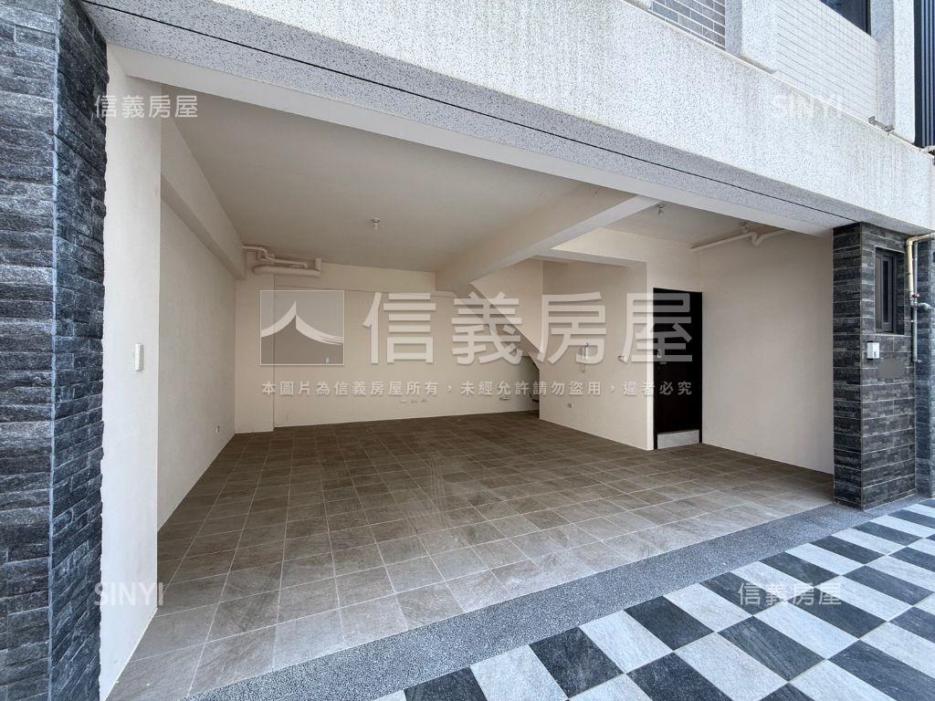 客運園區全新雙車位透天房屋室內格局與周邊環境