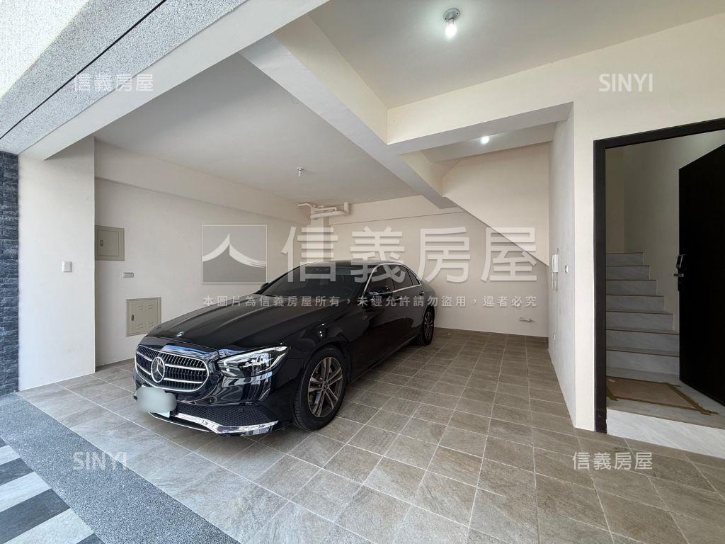 客運園區全新雙車位透天房屋室內格局與周邊環境