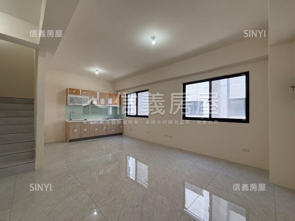 客運園區全新雙車位透天房屋室內格局與周邊環境