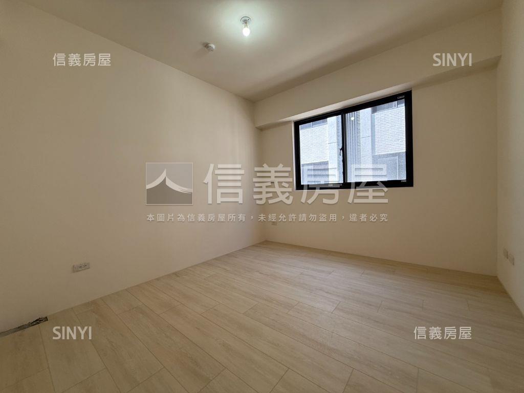 客運園區全新雙車位透天房屋室內格局與周邊環境