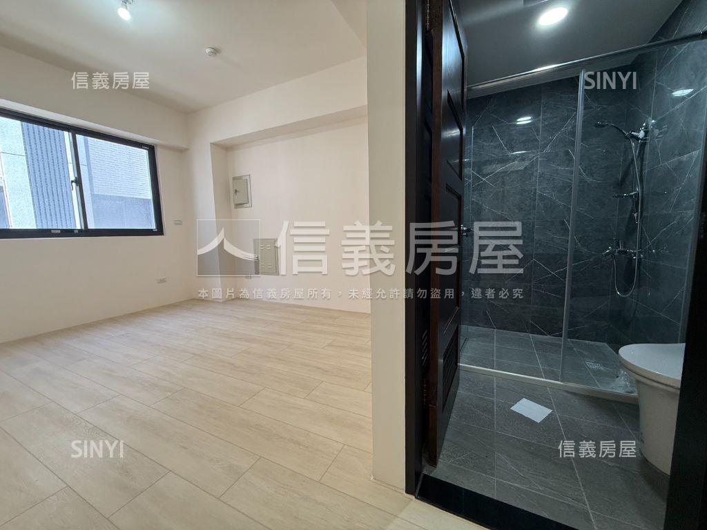 客運園區全新雙車位透天房屋室內格局與周邊環境