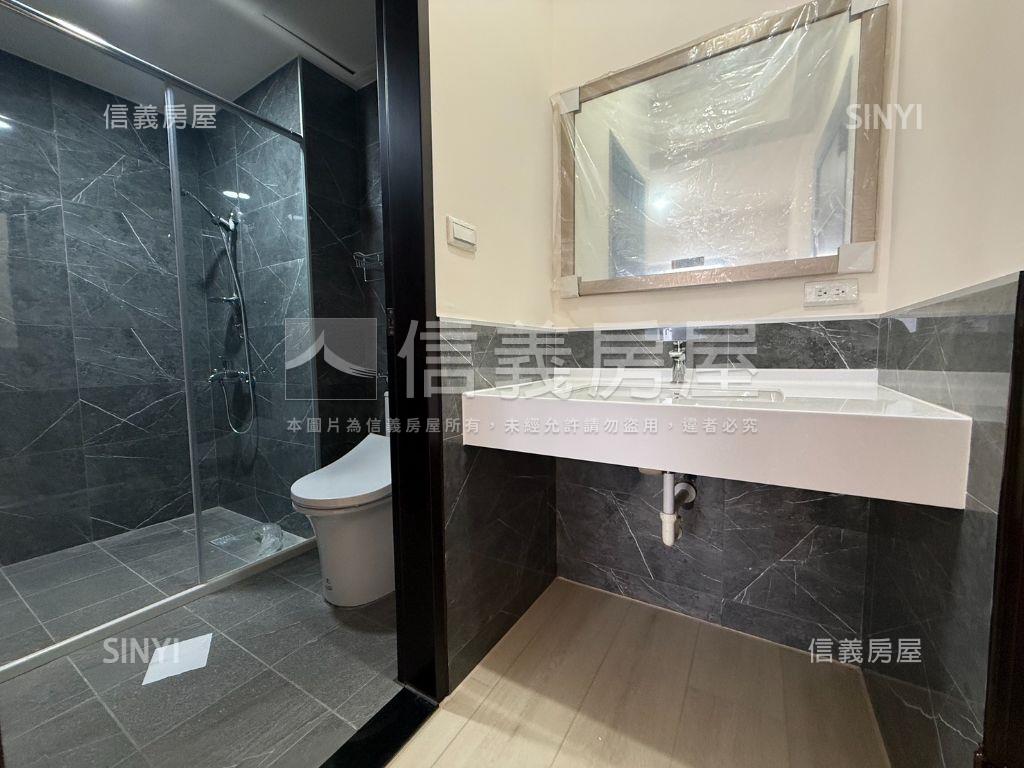 客運園區全新雙車位透天房屋室內格局與周邊環境