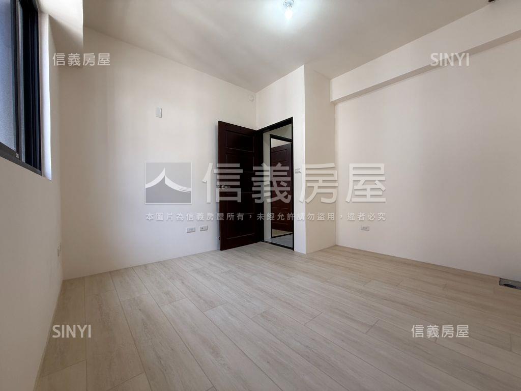 客運園區全新雙車位透天房屋室內格局與周邊環境