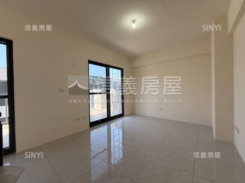 客運園區全新雙車位透天房屋室內格局與周邊環境