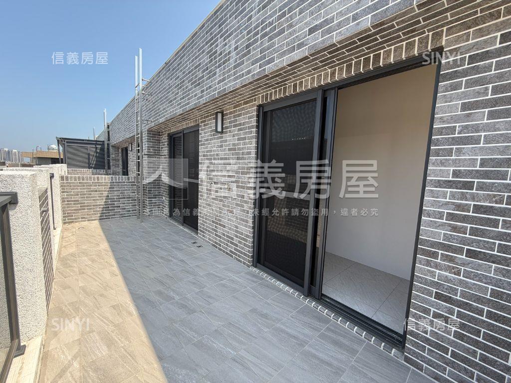 客運園區全新雙車位透天房屋室內格局與周邊環境