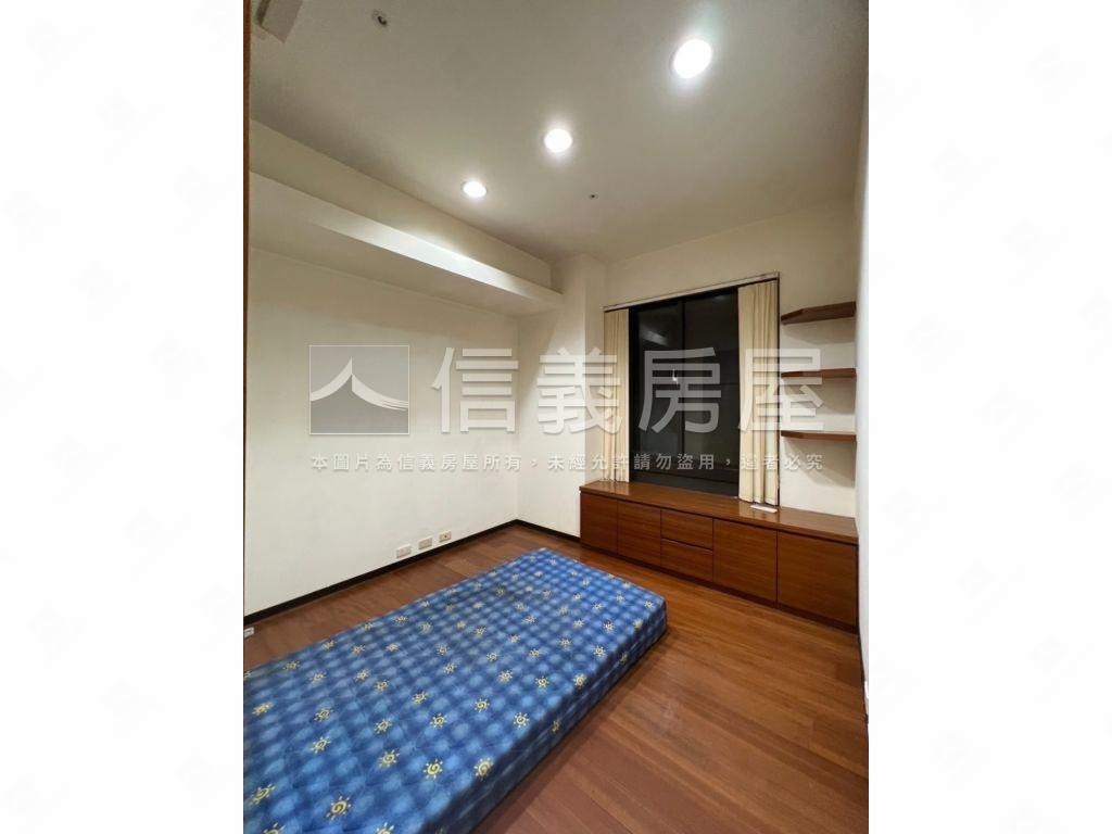 ［維多利亞］三房平車房屋室內格局與周邊環境