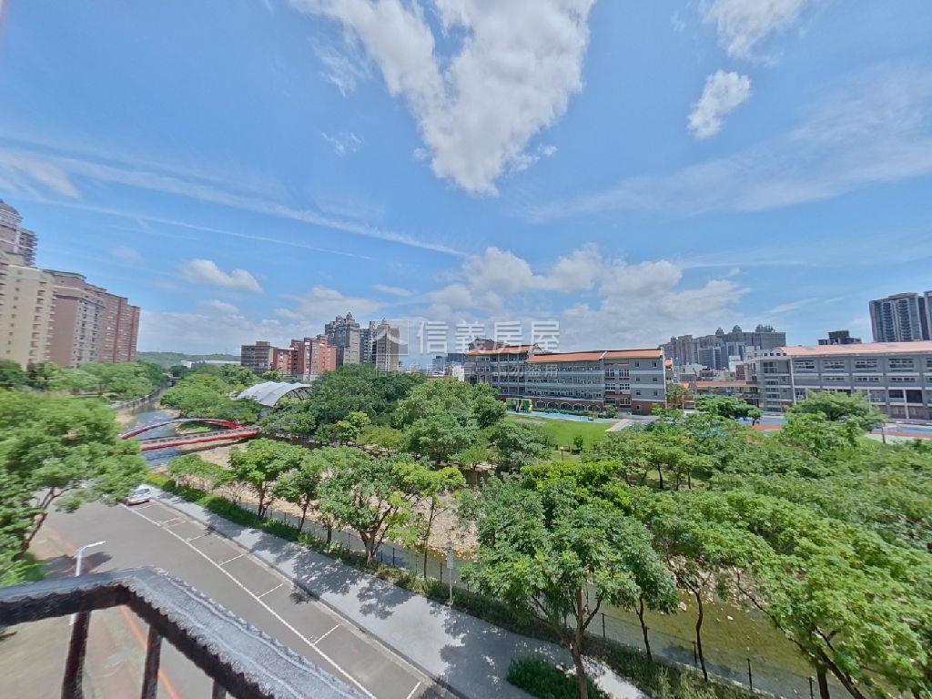 竹城京都河景四房車位房屋室內格局與周邊環境